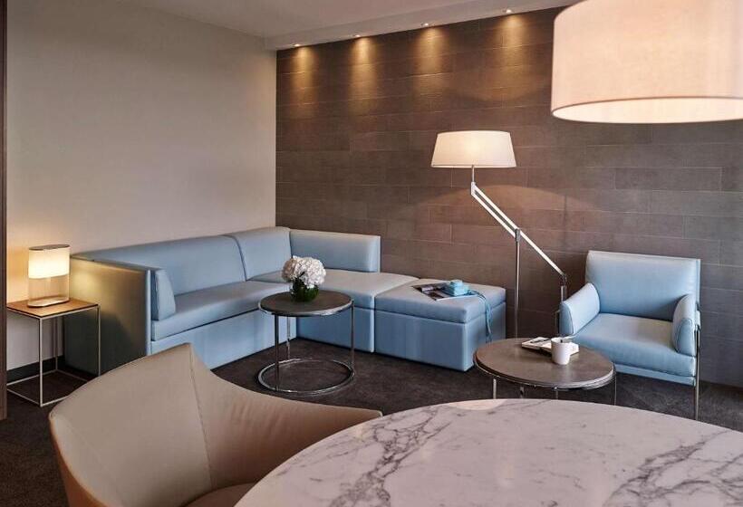 سوئیت با چشمانداز, Pullman Paris Tour Eiffel