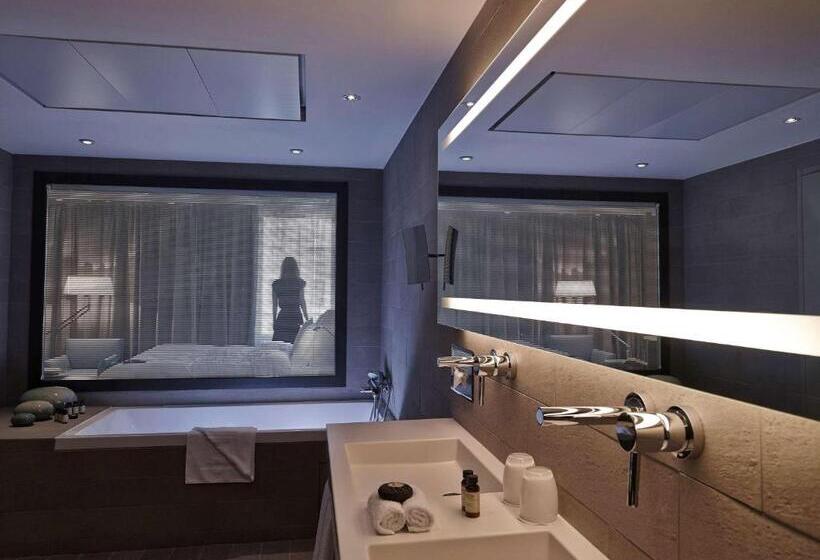 سوئیت با چشمانداز, Pullman Paris Tour Eiffel