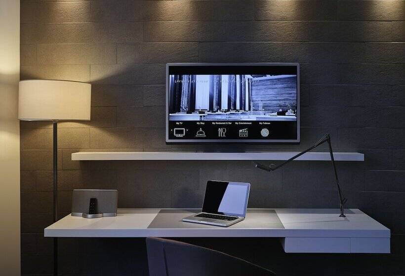 اتاق کلاسیک با چشمانداز باغ, Pullman Paris Tour Eiffel