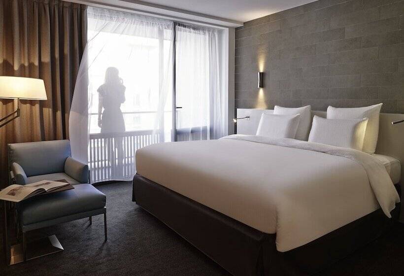 景色の見えるデラックスルーム, Pullman Paris Tour Eiffel