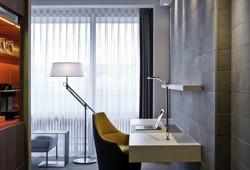 اتاق لوکس با چشمانداز, Pullman Paris Tour Eiffel