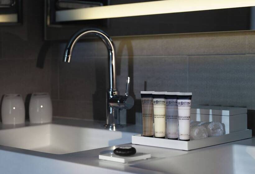 سوییت جونیور, Pullman Paris Tour Eiffel