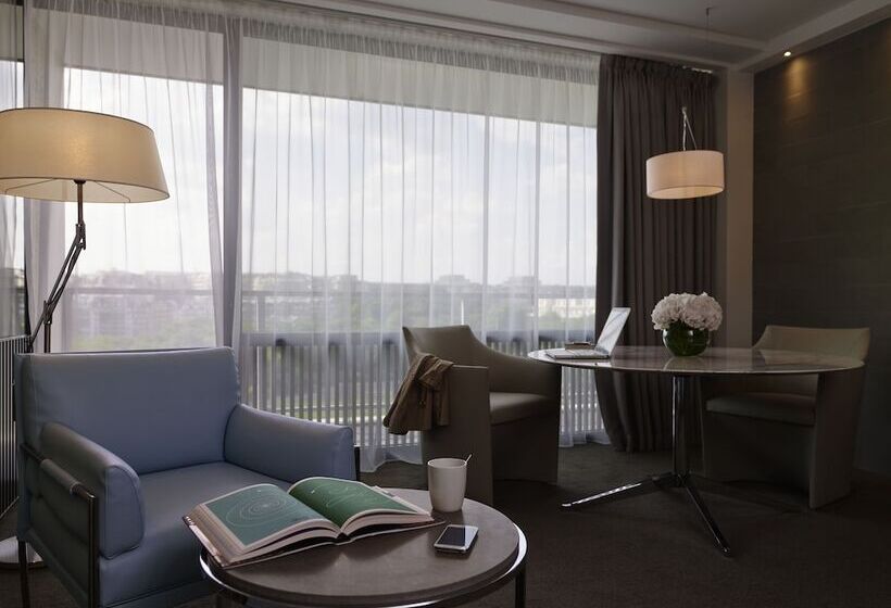 景色の見えるスイートルーム, Pullman Paris Tour Eiffel