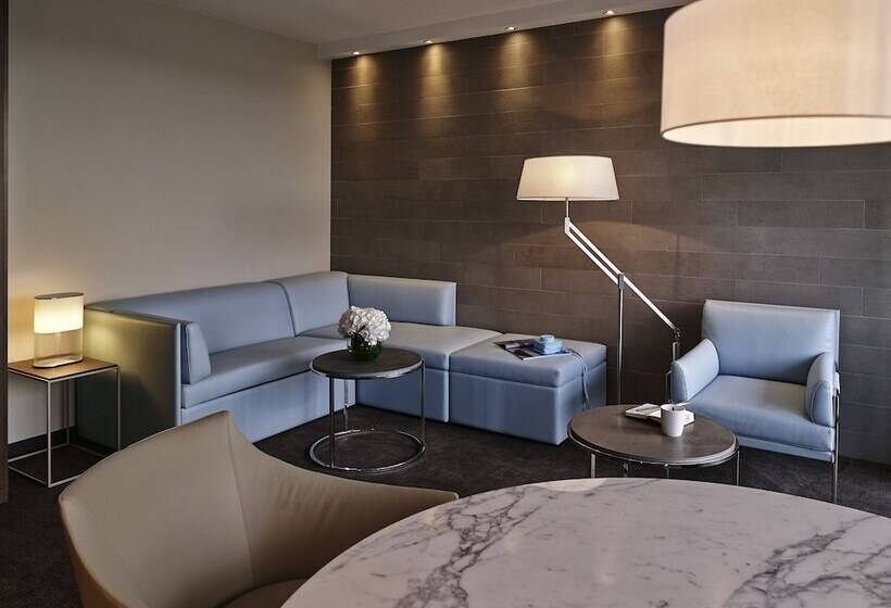 سوئیت با چشمانداز, Pullman Paris Tour Eiffel