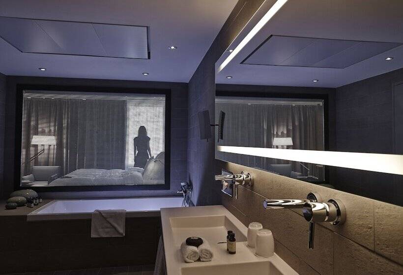 سوئیت با چشمانداز, Pullman Paris Tour Eiffel