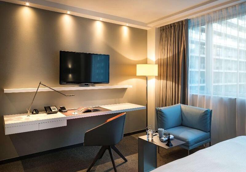 景色の見えるデラックスルーム, Pullman Paris Tour Eiffel
