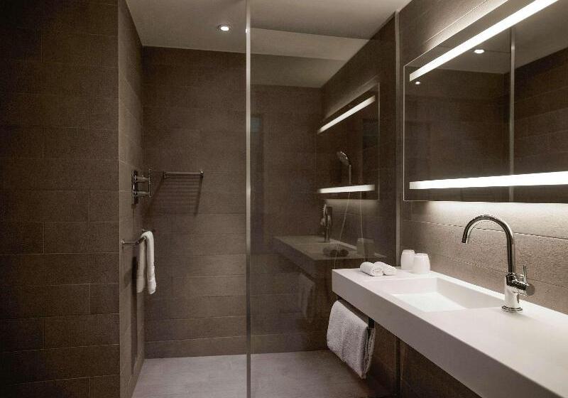 اتاق سوپریور با چشمانداز, Pullman Paris Tour Eiffel