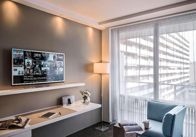 اتاق سوپریور با چشمانداز, Pullman Paris Tour Eiffel