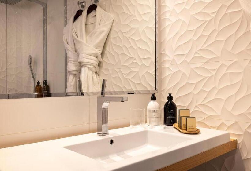 デラックスルーム, Chavanel