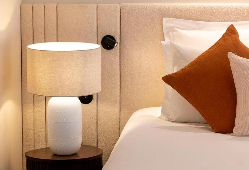 デラックスルーム, Chavanel