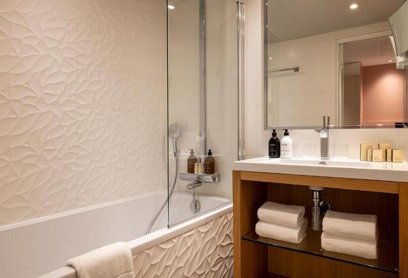 デラックスルーム, Chavanel