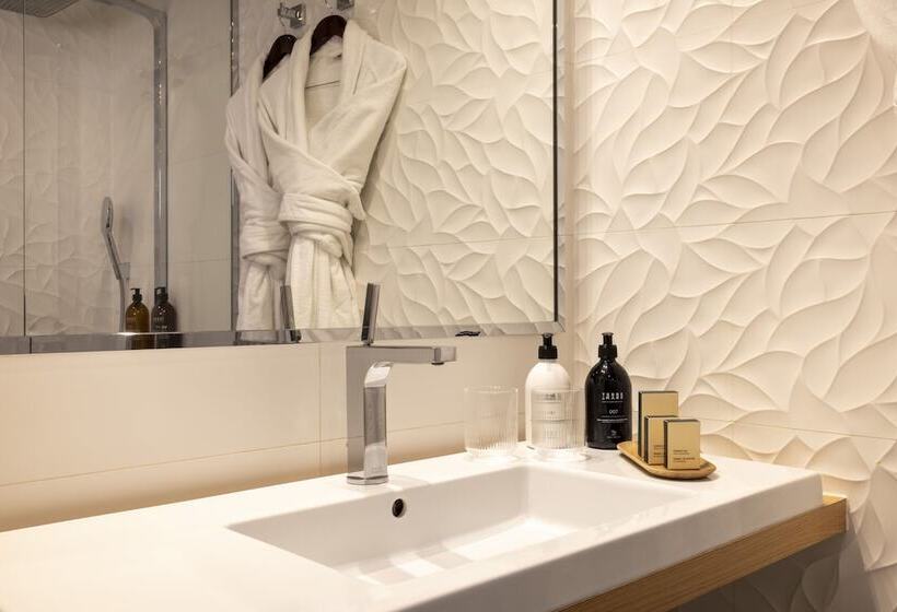 デラックスルーム, Chavanel