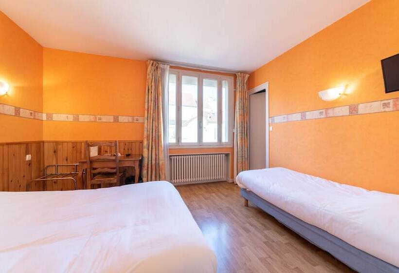 Семейный Номер, Hôtel Du Cygne