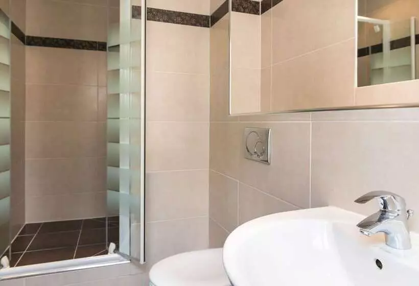 اتاق استاندارد, L Ouest
