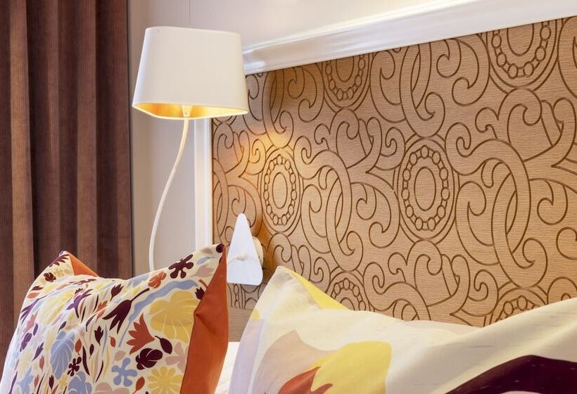 Classic Kamer, Elysees 8