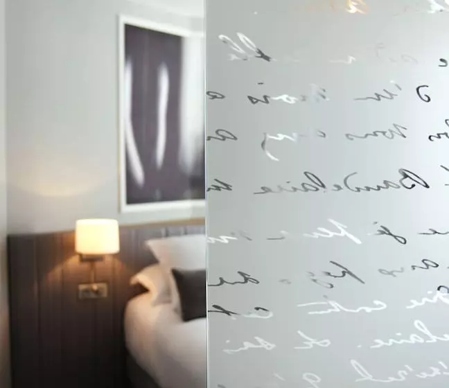 سوییت جونیور, Hôtel Littéraire Le Swann, BW Premier Collection