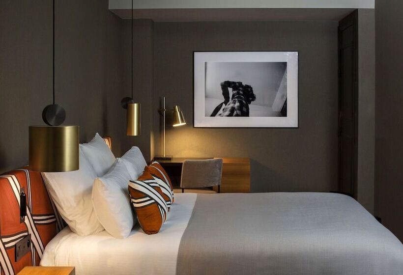 اتاق لوکس, Louvre Piemont