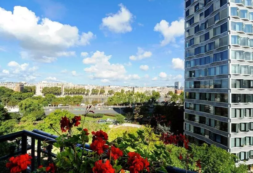 プレステージルーム, Mercure Paris Tour Eiffel Pont Mirabeau