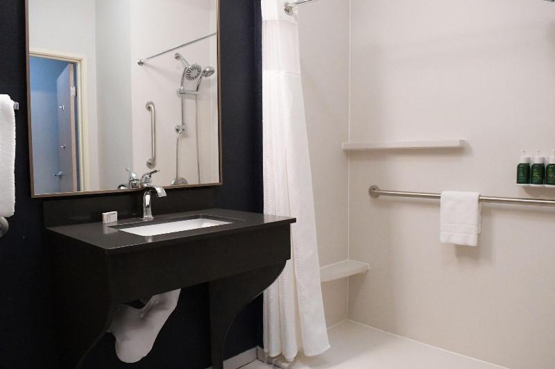 اتاق استاندارد یک نفره, Saint Louis De France