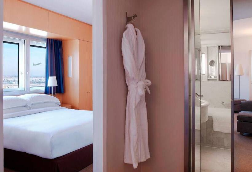 Полулюкс, Sheraton Paris Charles De Gaulle Airport