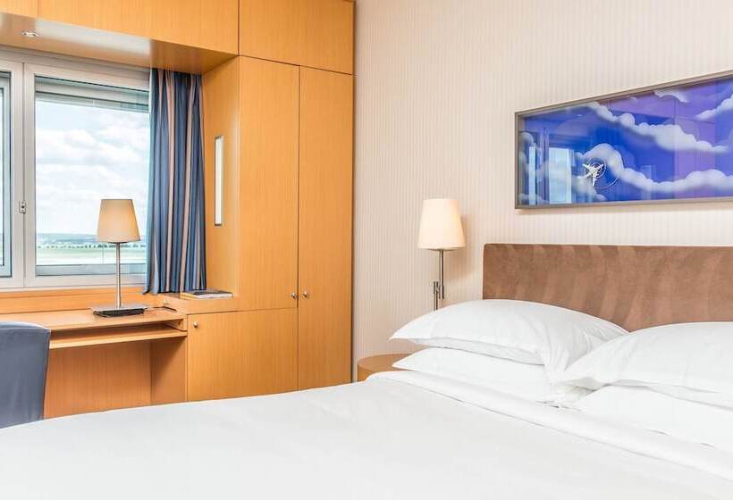 جناح جونيور, Sheraton Paris Charles De Gaulle Airport