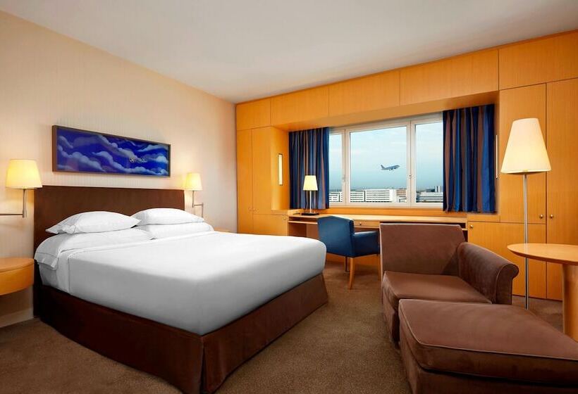 جناح جونيور, Sheraton Paris Charles De Gaulle Airport