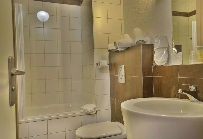 バルコニー付きスタンダードトリプルルーム, Sowell Hotels Le Pas Du Loup