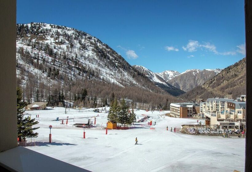 バルコニー付きスタンダードトリプルルーム, Sowell Hotels Le Pas Du Loup