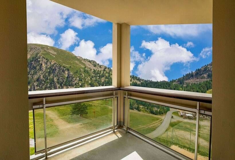 バルコニー付きスタンダードトリプルルーム, Sowell Hotels Le Pas Du Loup