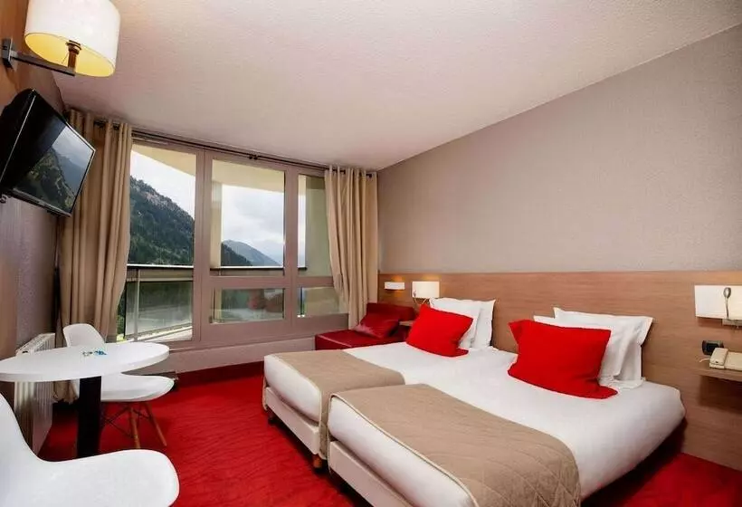 バルコニー付きスタンダードトリプルルーム, Sowell Hotels Le Pas Du Loup