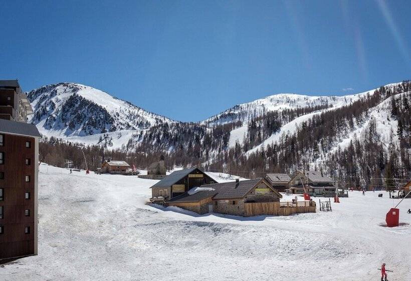 Номер Стандарт с Балконом, Sowell Hotels Le Pas Du Loup