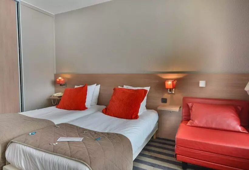 バルコニー付きスタンダードトリプルルーム, Sowell Hotels Le Pas Du Loup