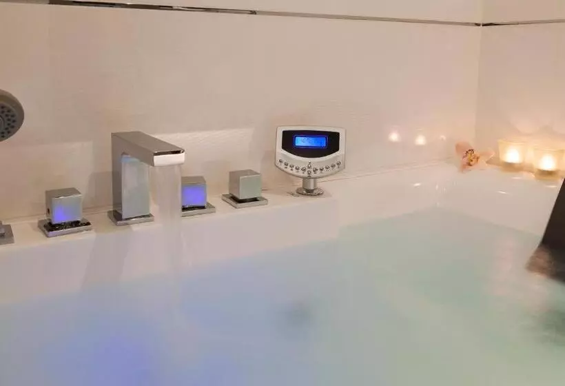 سوییت سوپریور, Neho Suites Cannes Croisette
