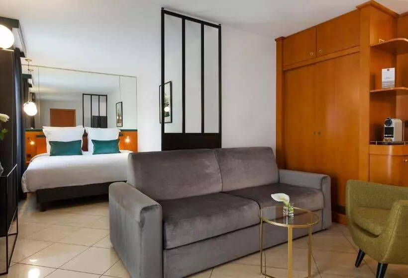 سوییت جونیور با چشم‌انداز استخر, Neho Suites Cannes Croisette