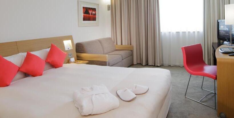 Executive Room Queen Bed, Novotel Bordeaux Lac