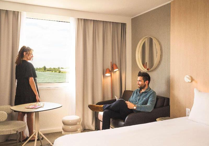 Executive Room Queen Bed, Novotel Bordeaux Lac