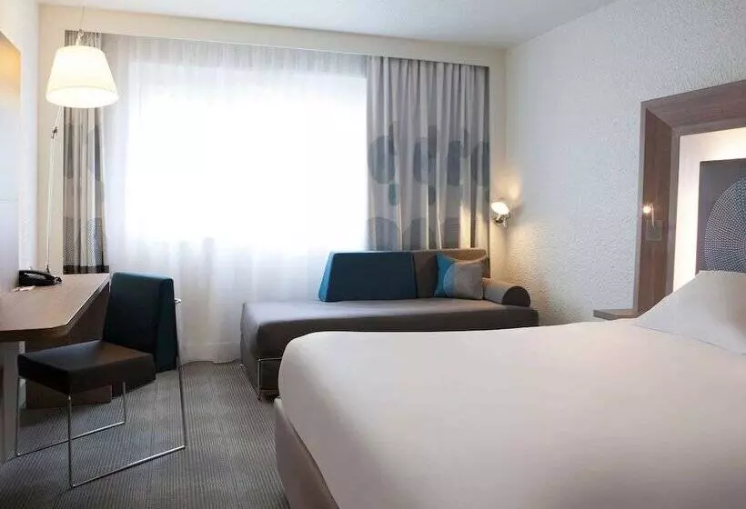 ダブルベッドのクラシックルーム, Novotel Fontainebleau Ury