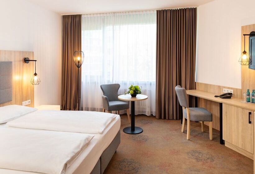 Номер Deluxe, Plaza Hotel & Living Frankfurt