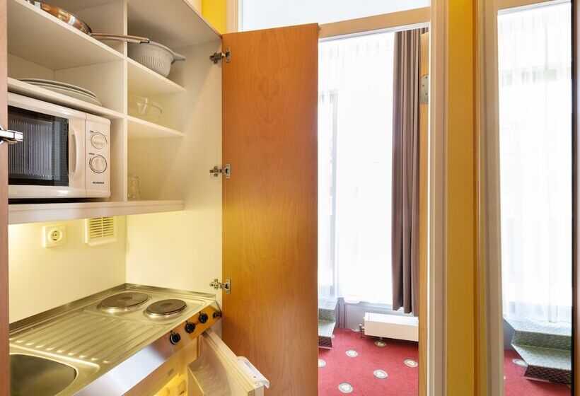 اتاق استاندارد یک نفره, Plaza Hotel & Living Frankfurt