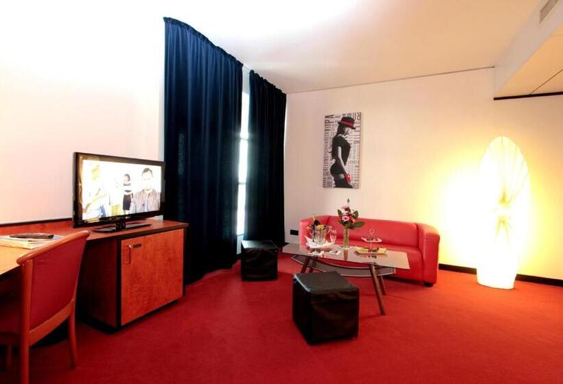 جناح جونيور, Ara Hotel Comfort