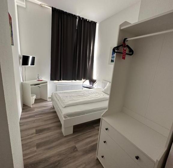 スタンダードルーム, Astor