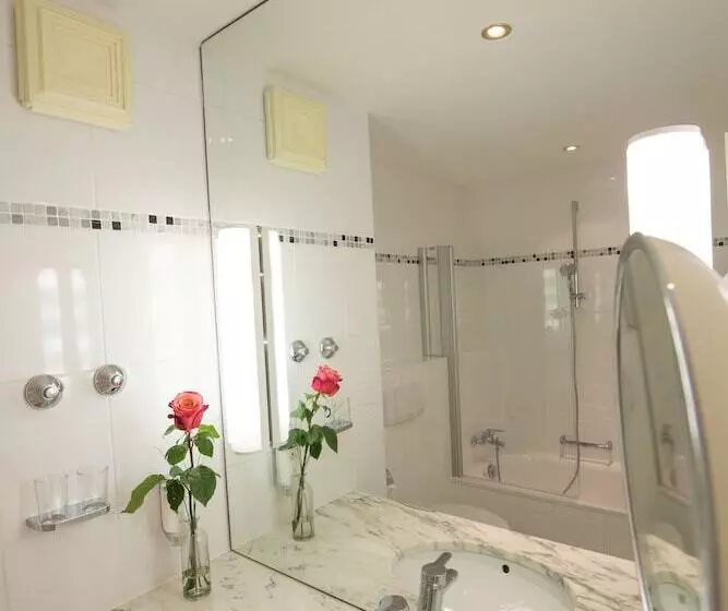 バルコニー付きスーペリアルーム, Bayerischer Hof Miesbach, Bw Premier Collection