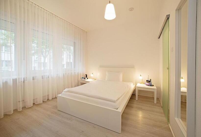 스탠다드 싱글 룸, Brenner