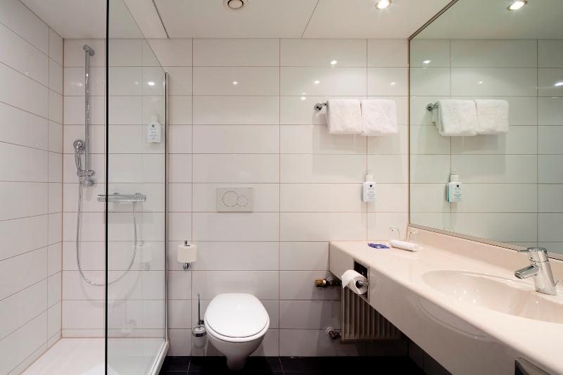 חדר סופריור, Erikson