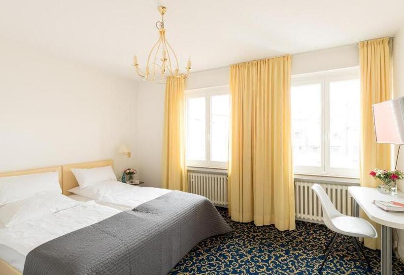 اتاق استاندارد, Feldmann