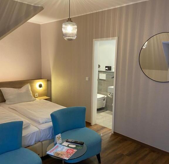 اتاق استاندارد, Feldmann