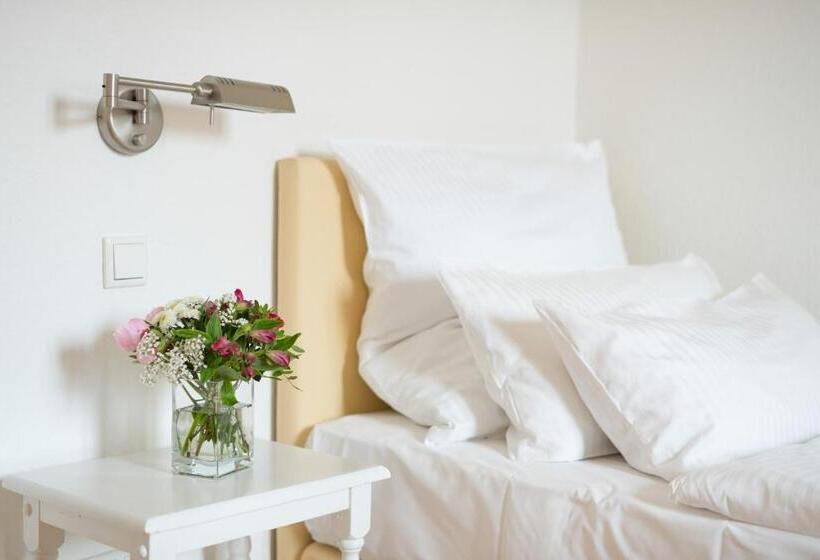 اتاق عادی یک تخته, Feldmann