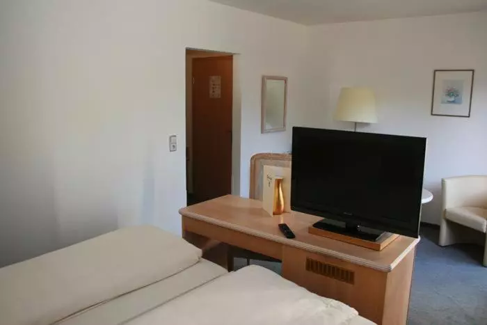 Standard Kolmen Hengen Huone, Landhotel Burkartsmühle