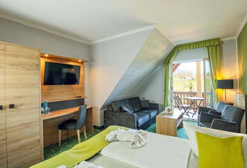 标准间带阳台, Panorama Berghotel Wettiner Höhe