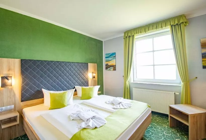 Standard Kolmen Hengen Huone, Panorama Berghotel Wettiner Höhe